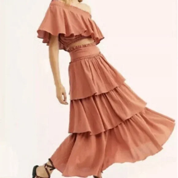 New Off-Shoulder Ruffled Two-Piece Set in Rust - Picture 3 of 3